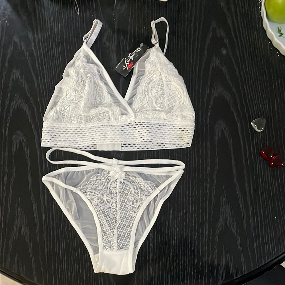 ❤️Chic White Lace Bralette and Panty Set❤️❤️❤️❤️